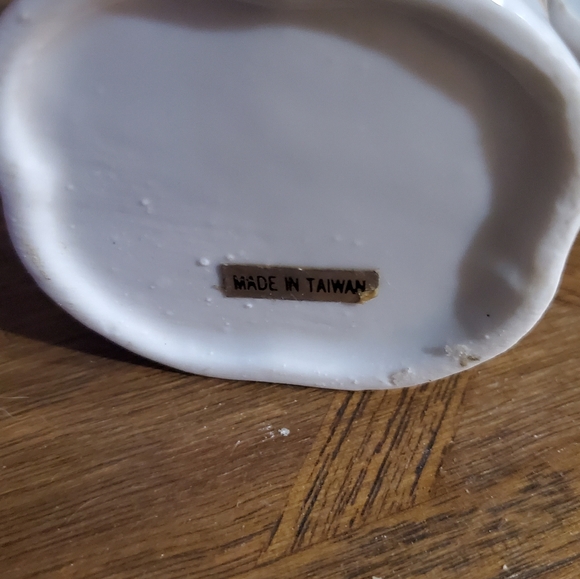 Vintage Hand painted Porcelain Yellow Rose Trinket box - Picture 6 of 9